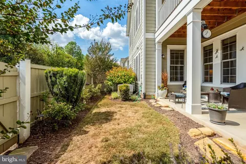 Exterior - 44063 Vaira Ter, Chantilly, VA 20152 photo 9 of 9