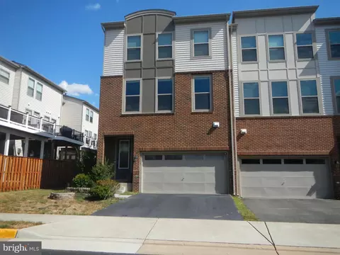 24458 Juniper Wood Ter, Sterling, VA 20166