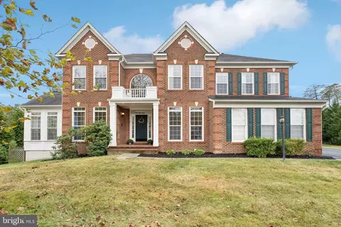 25083 Kingscote Ct, Chantilly, VA 20152