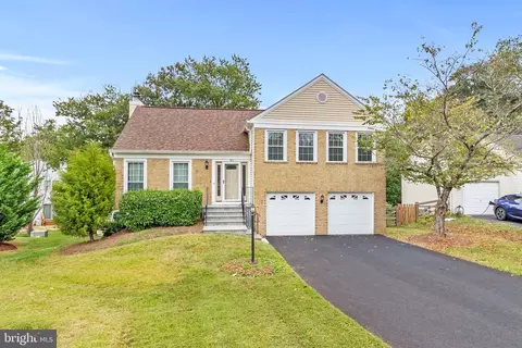 43 Bentley Dr, Sterling, VA 20165