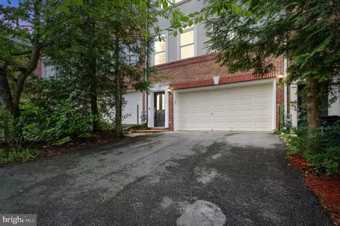47565 Royal Burnham Ter, Sterling, VA 20165