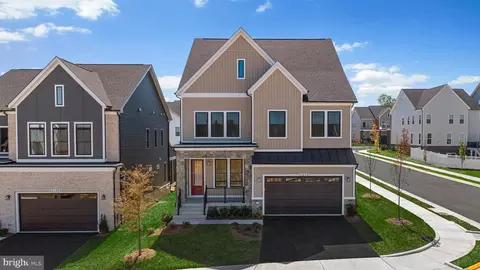 41894 Night Nurse Cir, Brambleton, VA 20148