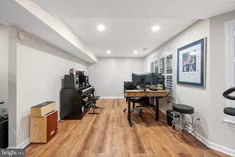 21113 Crocus Ter, Ashburn, VA 20147 photo 38