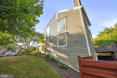 21113 Crocus Ter, Ashburn, VA 20147 photo 3