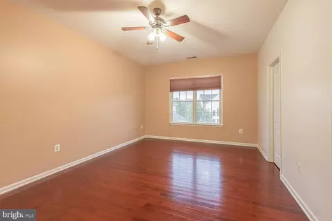 Living - 43308 Barnstead Dr, Ashburn, VA 20148 photo 8 of 9