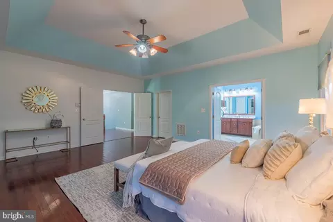 Bedroom - 43308 Barnstead Dr, Ashburn, VA 20148 photo 2 of 4