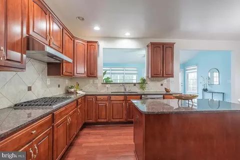 Kitchen - 43308 Barnstead Dr, Ashburn, VA 20148 photo 1 of 5