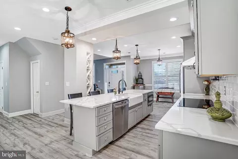 Kitchen - 20530 Dillonvale Ter, Ashburn, VA 20147 photo 2 of 2