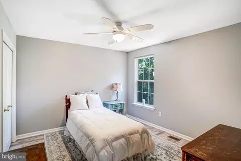 Bedroom - 20530 Dillonvale Ter, Ashburn, VA 20147 photo 3 of 4