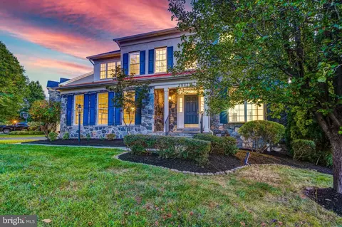 19111 Chartier Dr, Leesburg, VA 20176