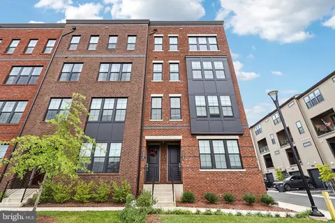 22381 Roanoke Rise Ter, Ashburn, VA 20148
