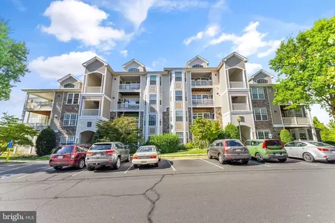 502 Sunset View Ter SE #106, Leesburg, VA 20175