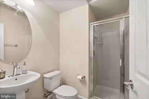 42686 Tunstall Ter, Ashburn, VA 20147 photo 35