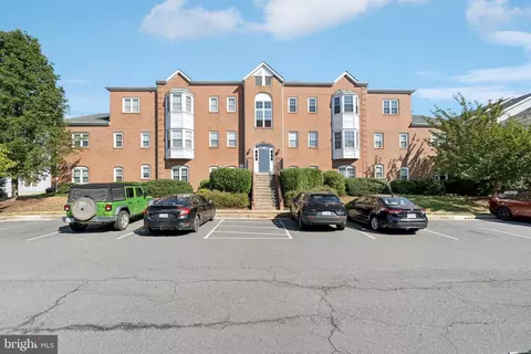 665 Constellation Sq SE #F, Leesburg, VA 20175