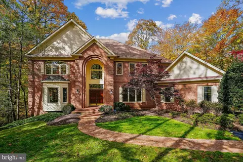 308 Sinegar Pl, Potomac Falls, VA 20165