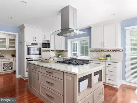 20462 Quarterpath Trace Cir, Sterling, VA 20165 photo 12
