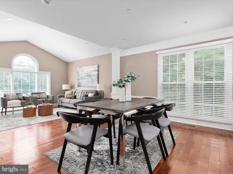 20462 Quarterpath Trace Cir, Sterling, VA 20165 photo 10