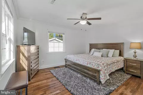 Bedroom - 400 E Poplar Rd, Sterling, VA 20164 photo 1 of 6