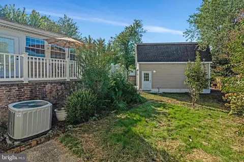 Exterior - 400 E Poplar Rd, Sterling, VA 20164 photo 9 of 9
