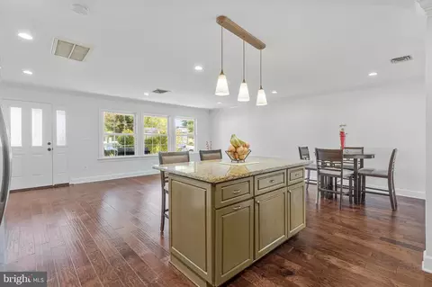 Entry Way - 400 E Poplar Rd, Sterling, VA 20164 photo 2 of 3
