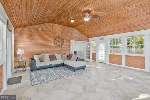 Other - 400 E Poplar Rd, Sterling, VA 20164 photo 2 of 11