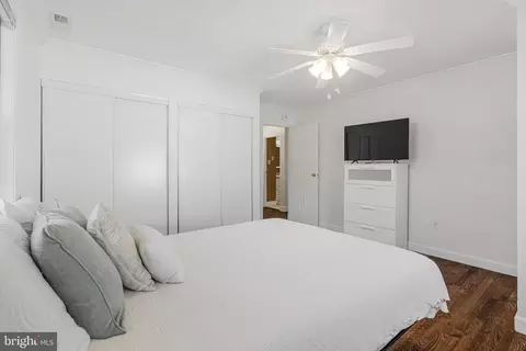 Bedroom - 400 E Poplar Rd, Sterling, VA 20164 photo 5 of 6