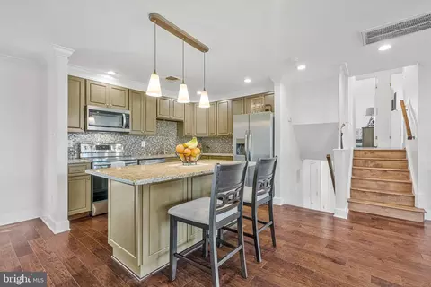 Kitchen - 400 E Poplar Rd, Sterling, VA 20164 photo 2 of 2
