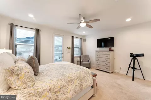Bedroom - 42788 Macbeth Ter, Ashburn, VA 20148 photo 1 of 7