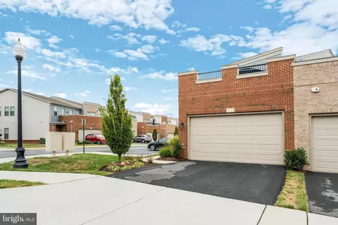 Exterior - 42788 Macbeth Ter, Ashburn, VA 20148 photo 4 of 4