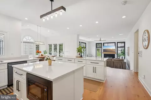 43361 Deepspring Ct, Ashburn, VA 20147 photo 6