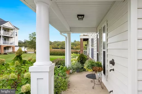 43134 Watercrest Sq #200, Chantilly, VA 20152