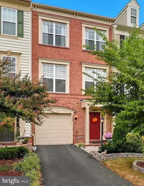 43258 Tumbletree Ter, Broadlands, VA 20148 photo 2
