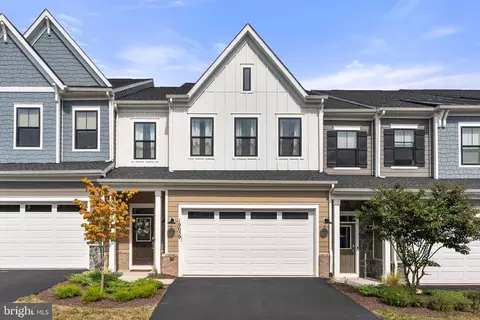 19059 Coral Reef Sq, Leesburg, VA 20176