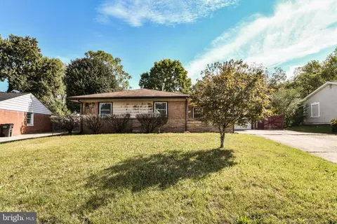 808 W Nettle Tree Rd, Sterling, VA 20164