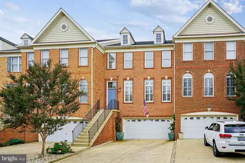 25857 Kirkwood Sq, Chantilly, VA 20152