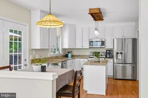 Kitchen - 21563 Awbrey Pl, Broadlands, VA 20148 photo 1 of 6