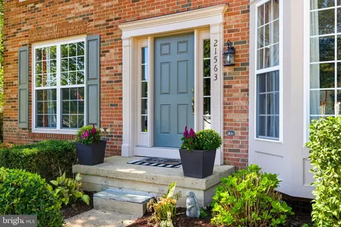 Exterior - 21563 Awbrey Pl, Broadlands, VA 20148 photo 17 of 17