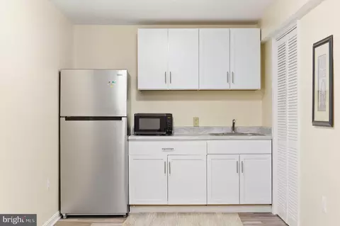 Kitchen - 21563 Awbrey Pl, Broadlands, VA 20148 photo 6 of 6