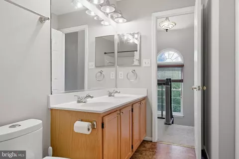 Bath - 47587 Comer Sq, Sterling, VA 20165 photo 7 of 9