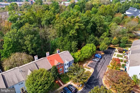 View/Area - 47587 Comer Sq, Sterling, VA 20165 photo 3 of 5