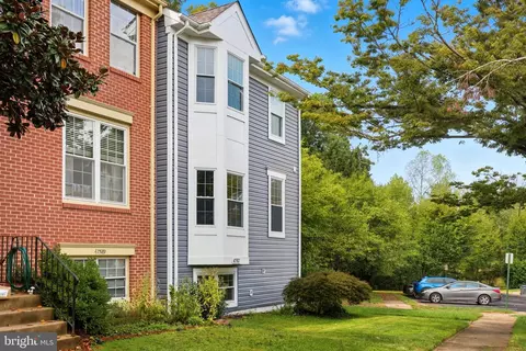 Exterior - 47587 Comer Sq, Sterling, VA 20165 photo 2 of 12