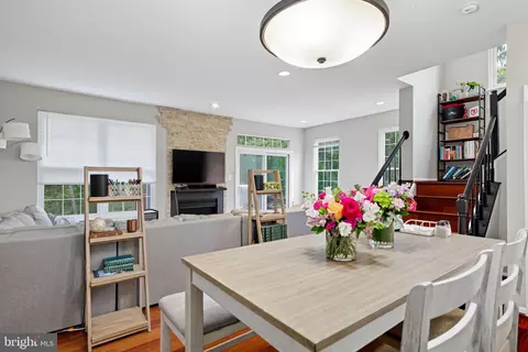 Dining - 47587 Comer Sq, Sterling, VA 20165 photo 2 of 2