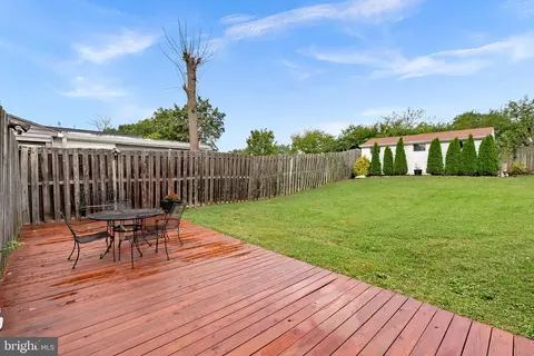 Exterior - 224 W Beech Rd, Sterling, VA 20164 photo 13 of 16