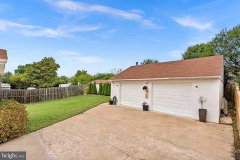 Exterior - 224 W Beech Rd, Sterling, VA 20164 photo 16 of 16