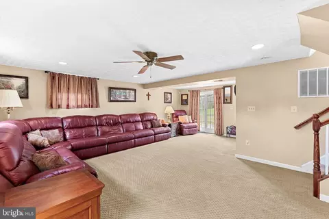 Living - 224 W Beech Rd, Sterling, VA 20164 photo 1 of 3