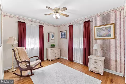 Bedroom - 224 W Beech Rd, Sterling, VA 20164 photo 4 of 5