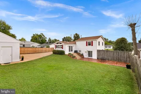 Exterior - 224 W Beech Rd, Sterling, VA 20164 photo 10 of 16