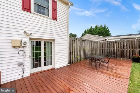 Exterior - 224 W Beech Rd, Sterling, VA 20164 photo 12 of 16