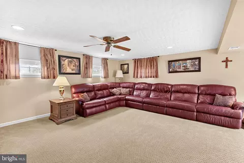 Living - 224 W Beech Rd, Sterling, VA 20164 photo 2 of 3