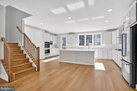 Entry Way - 42135 Gilded Stone Ter, Brambleton, VA 20148 photo 6 of 7